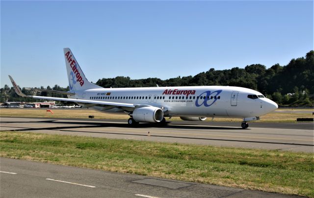 Boeing 737-800 (EC-KEO) - KBFI Europa's 737-800 "KEO" rolling taxi way south for a northern departure on a pre-delivery test flight at Seattle - July 2007 I just rolled up to Boeing Field and lucky I had my ladder in the truck! The jet Ln 2338 and now flying with Royal Air Maroc.