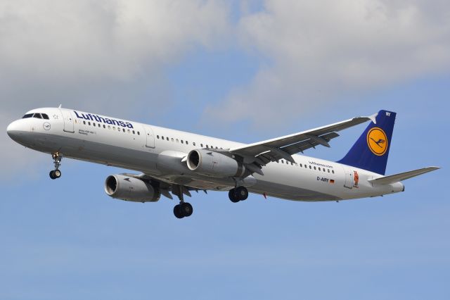 Airbus A321 (D-AIRY)