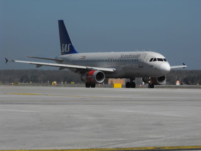 Airbus A320 (OY-KAU)