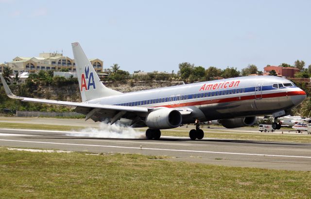 Boeing 737-800 (N961AN)