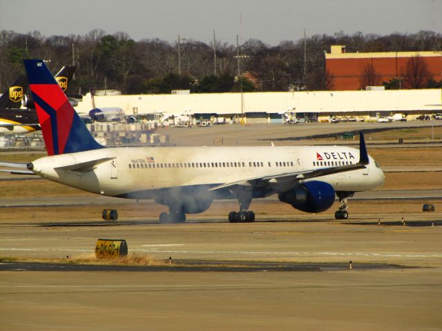 Boeing 757-200 (N667DN)