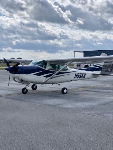 Cessna Skylane RG (N55KH) - Pretty bird 