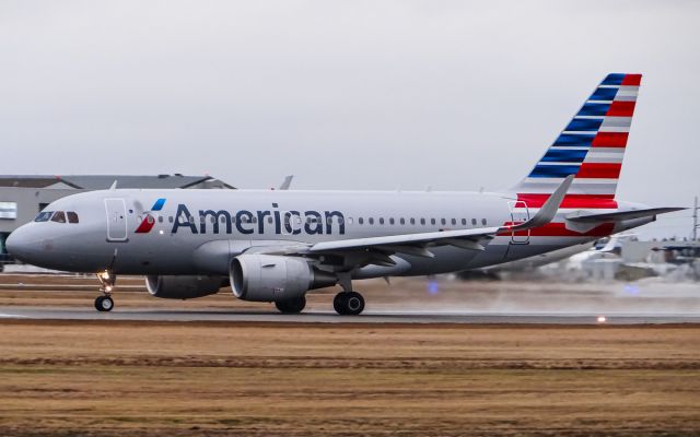 Airbus A319 (N9018E)