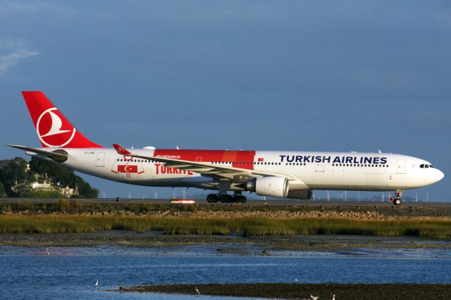 Airbus A330-300 (TC-LND)