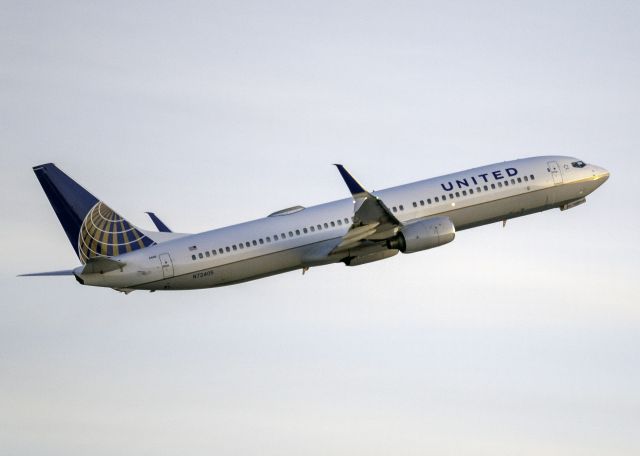 Boeing 737-900 (N72405)