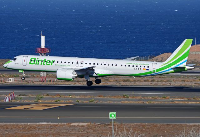 EMBRAER ERJ-190-400 (EC-OHE)
