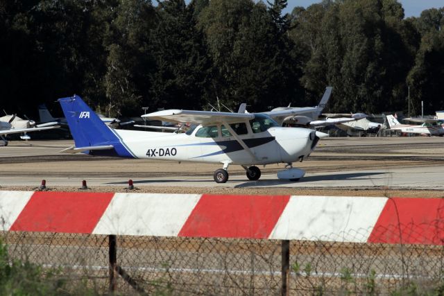 Cessna Skyhawk (4X-DAO) - 20/02/2021:  On taxi to runway 29.