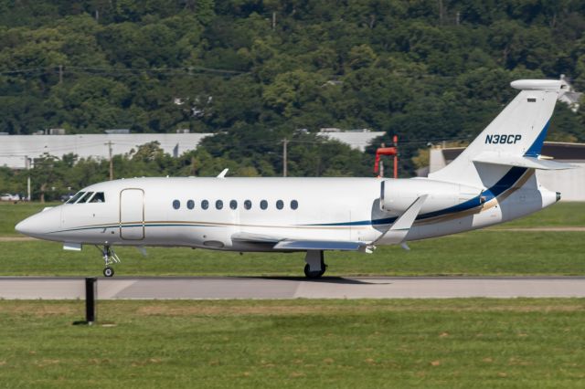 Dassault Falcon 2000 (N38CP) - A Dassault Falcon on Lunken's 21L.