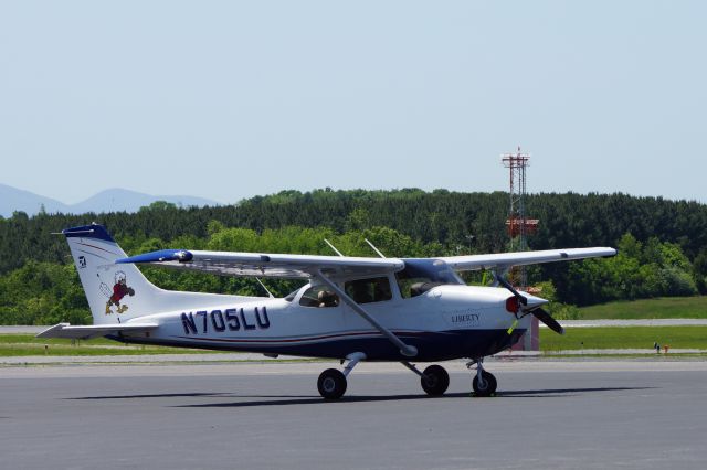 Cessna Skyhawk (N705LU) - Parked - 5/16/17