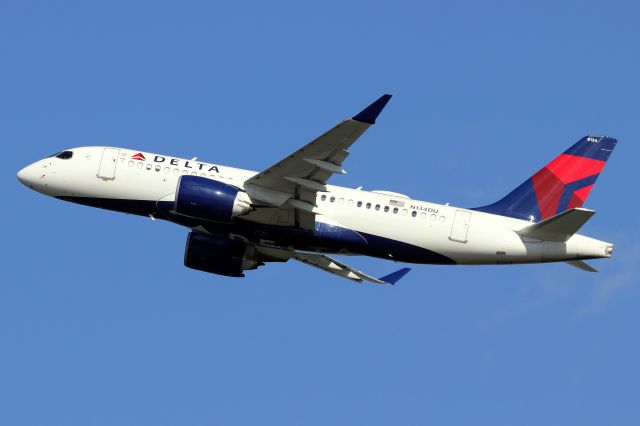 N134DU — - DL 1380 taking off for La Guardia