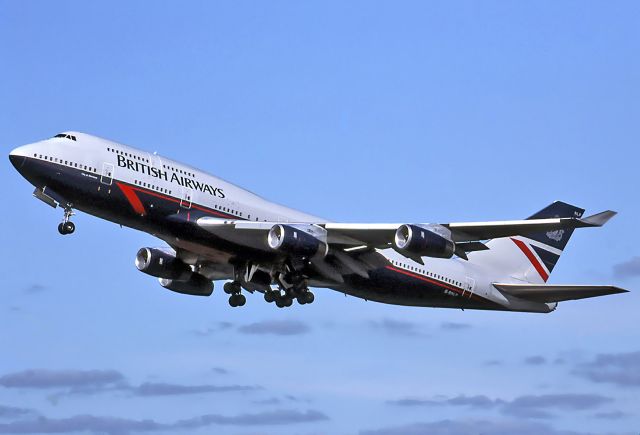 Boeing 747-400 (G-BNLP) - BRITISH AIRWAYS - BOEING 747-436 - REG : G-BNLP (CN 24058/828) - ADELAIDE INTERNATIONAL AIRPORT SA. AUSTRALIA - YPAD (9/8/1992)