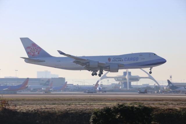 Boeing 747-400 (B-18709)