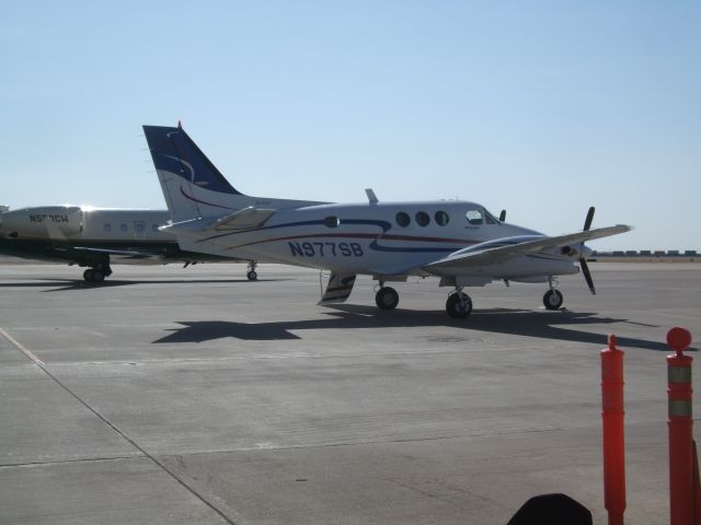 Beechcraft King Air 90 (N977SB)