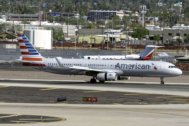 Airbus A321 (N135NN)