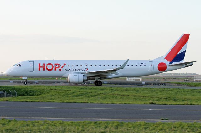 Embraer ERJ-190 (F-HBLD)