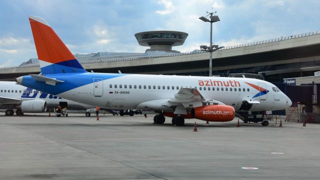 Sukhoi Superjet 100 (RA-89085)