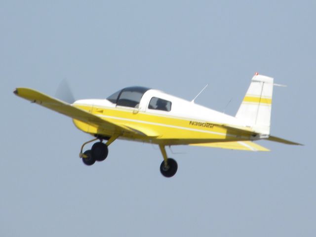 Grumman Tr2 (N39022) - N39022 leaving KBLM. I know its not a good picture, but I figured since there were no pictures of it, I would upload it.