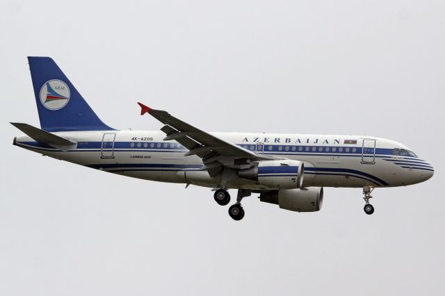 Airbus A319 (4K-AZ05)