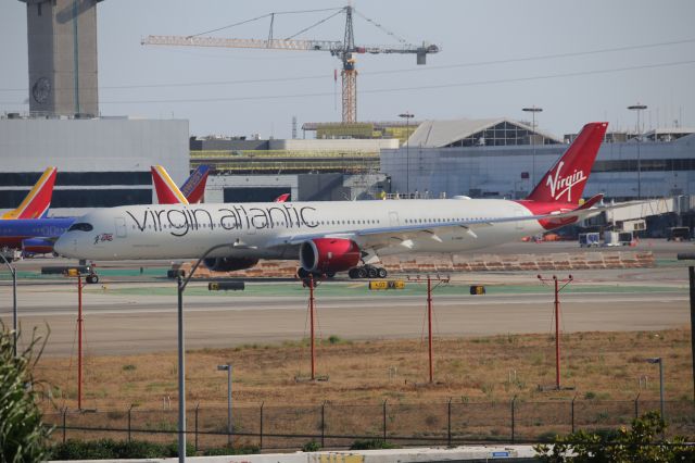 Airbus A350-1000 (G-VRNB)