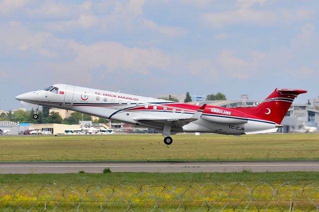 Embraer ERJ-135 (TC-CJB)