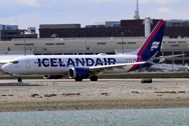 Boeing 737 MAX 8 (TF-ICO)