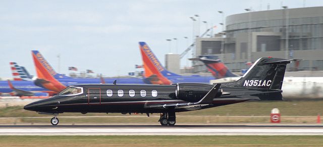 Learjet 35 (N351AC)