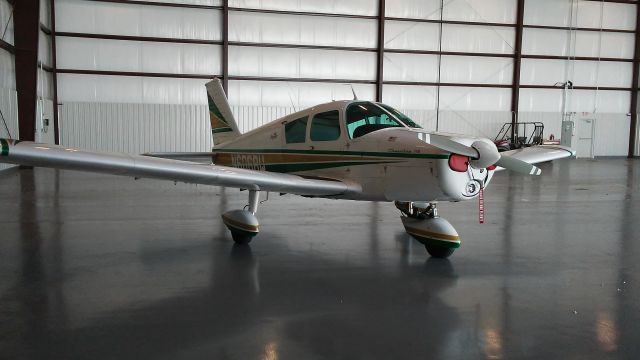 Piper Cherokee (N6068W) - Stopped in at Crossille, TN KCSV, great folks there!