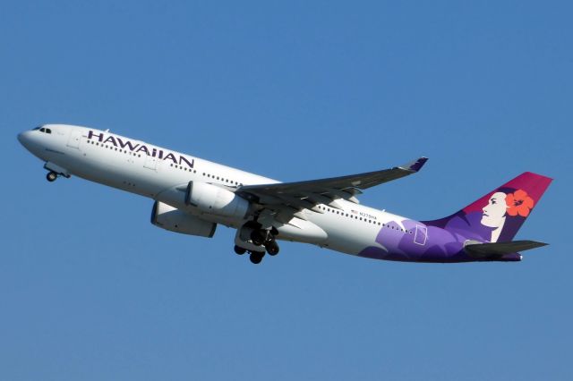 Airbus A330-200 (N379HA)