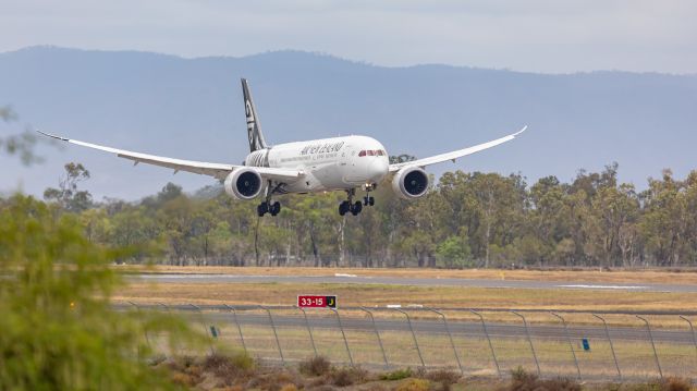 Boeing 787-9 Dreamliner (ZK-NZH)