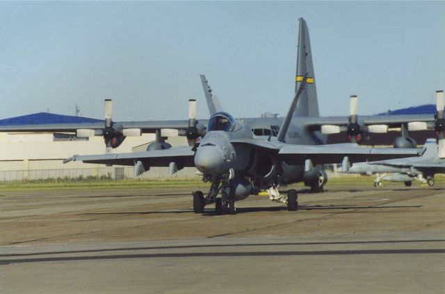 McDonnell Douglas FA-18 Hornet (16-4657)