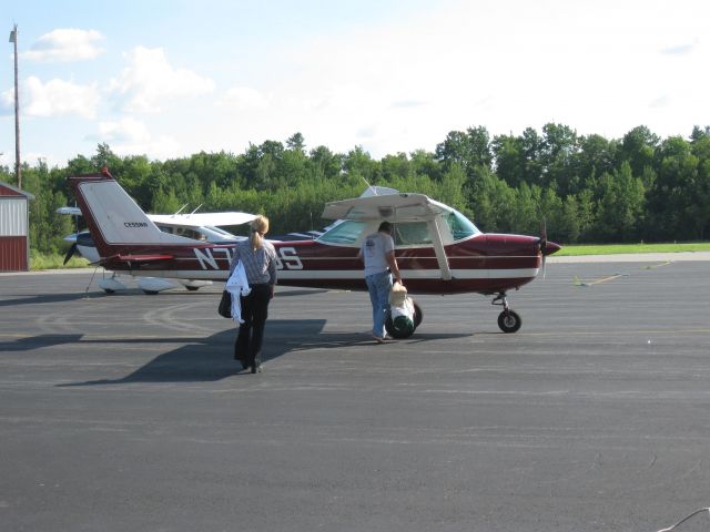 Cessna Commuter (N7168S) - Loading up for departure.