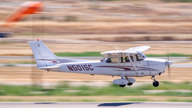 Cessna Skyhawk (N501SC) - Cessna 172S at Livermore Municipal Airport, June 2022.