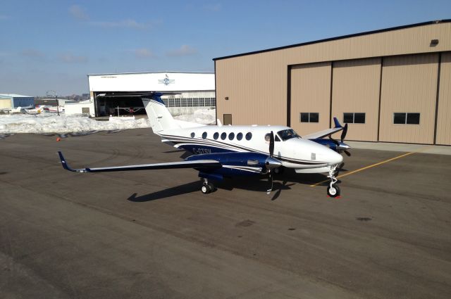 Beechcraft Super King Air 200 (C-GTSV) - King Air 250.