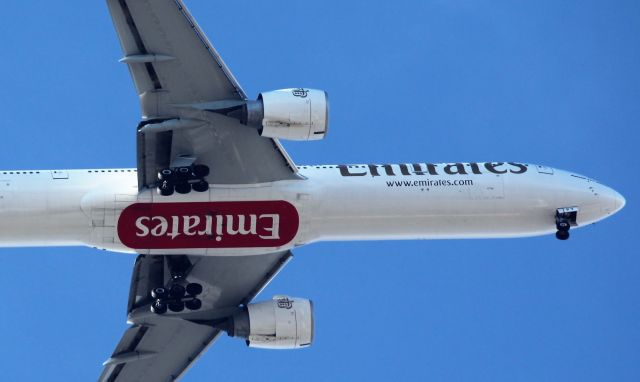 BOEING 777-300 (A6-EQD) - UAE 229 DXB-SEA  !!-2-2019