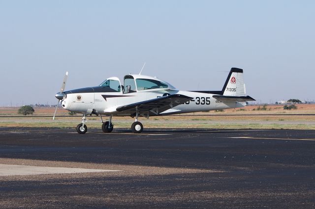 North American Navion (N91135)