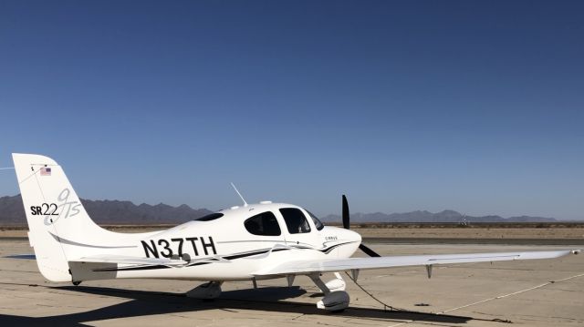 Cirrus SR-22 (N37TH)