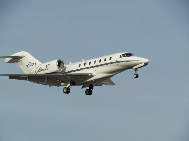 Cessna Citation X (N715TX) - Landing RWY 20R