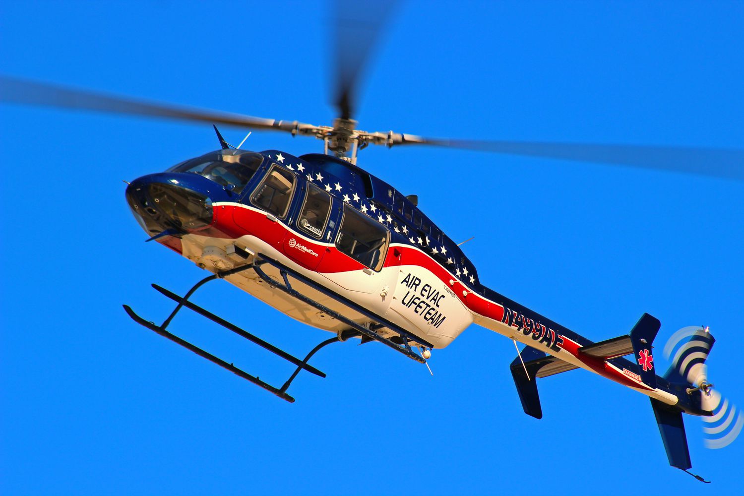 Bell 407 (N499AE)
