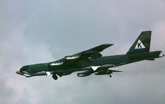 Boeing B-52 Stratofortress (58-0189) - B52G 58-0189 on final approach Wurtsmith AFB, MI (8th AF, 379th Bomb Wing) taken May, 1980.  "Special K".  Note later use of the "subdued cammo" triangle K tail markings for the 379th BW during the Iraqi War.