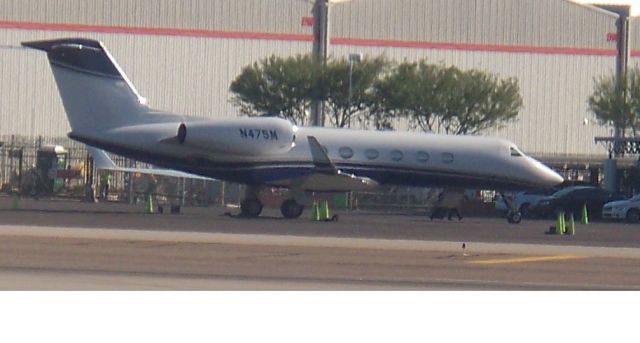 N475M — - Taxiing past their ramp in Phoenix, Nov 30 2011.