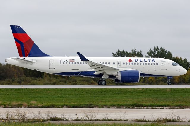 Airbus A220-100 (C-FOVL)