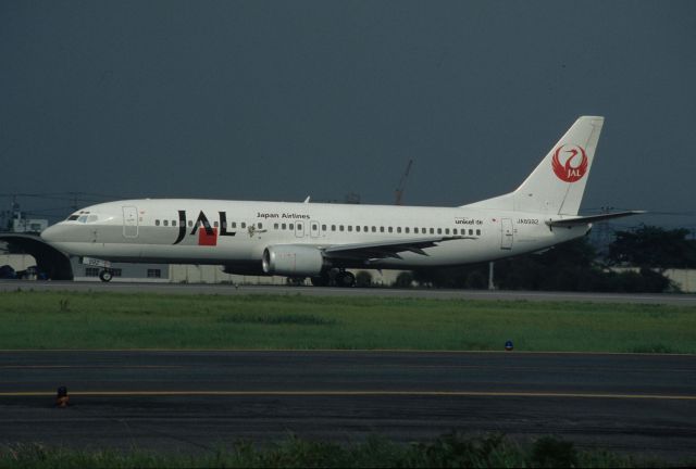 BOEING 737-400 (JA8992) - Departure at Nagoya Intl Airport Rwy16 on 1996/07/27