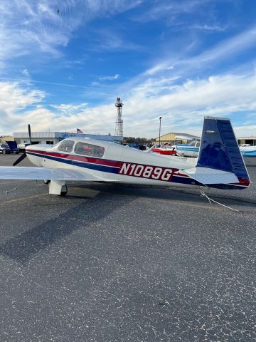 Mooney M-20 Turbo (N1089G)