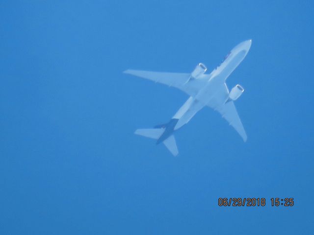BOEING 777-200LR (N886FD)