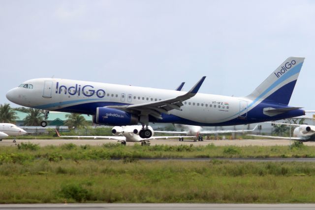 Airbus A320 (VT-IFZ) - On short finals for rwy 36 on 8-Jan-24 operating flight IGO1133 from VOCI.