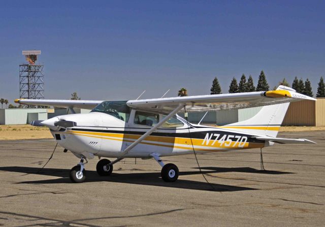 Cessna Skylane (N7457Q)