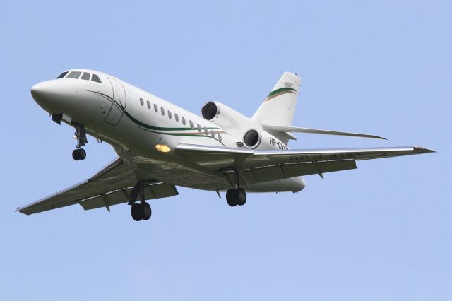 Dassault Falcon 900 (RP-C9121)