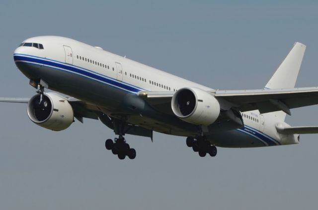 Boeing 777-200 (N777AS)