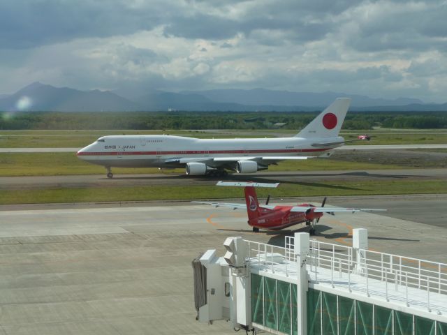 Boeing 747-200 (20-1102)