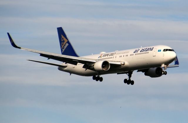 BOEING 767-300 (P4-KEC)